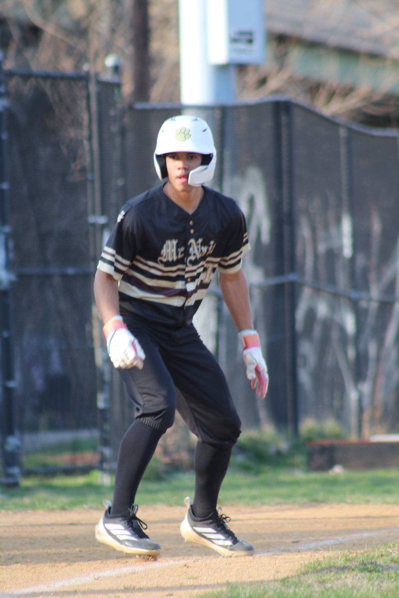 qnabaseball's tweet photo. Indeed 👊🏾

@AntoineHuet2028 @PJ_Potter 

#sophomore #varsity #baseball #classof2028 https://t.co/fQTbVGjRZ8