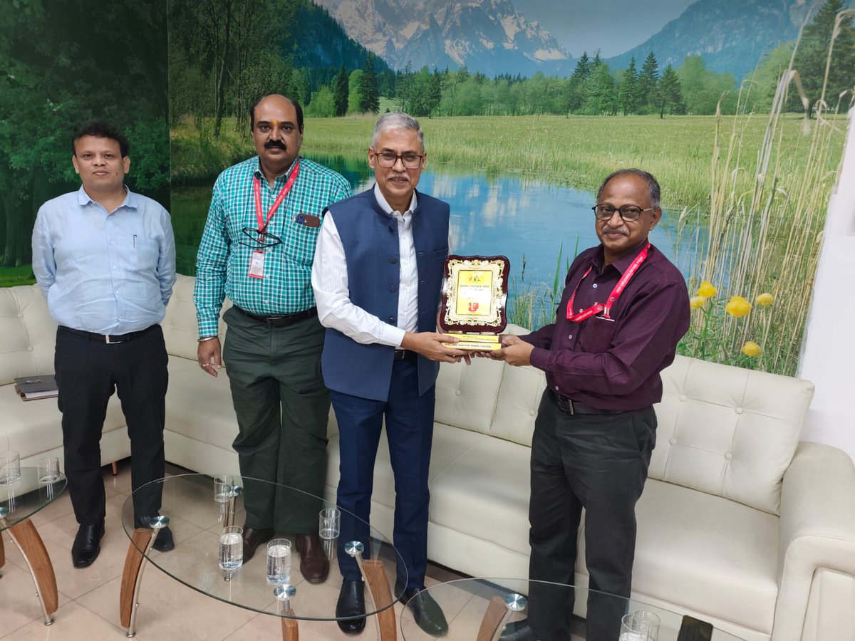 PRO_HEF's tweet photo. Shri Hari Narayan Jangid, CVO/MIL visited HEF on 08th May, 2026 and was briefed about HEF and its product profile. @IndiaMunitions https://t.co/oEwNgfLGk5