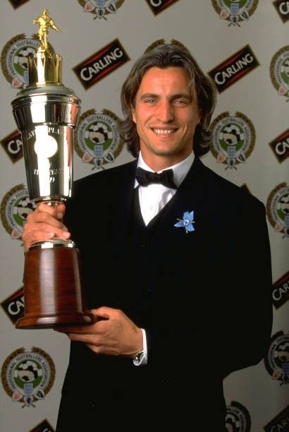 In 1998/99, Manchester United became the first English side to win the TREBLE.

David Ginola, with 3 goals and 10 assists for a Spurs team that finished 11th in the PL won the PFA Player of the Year award.

Never let them tell you that the POTY is for the winner of the PL only.