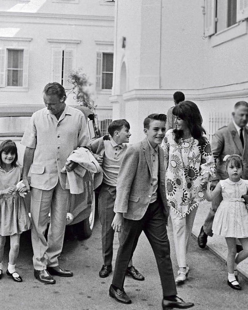 Elizabeth Taylor tweet media