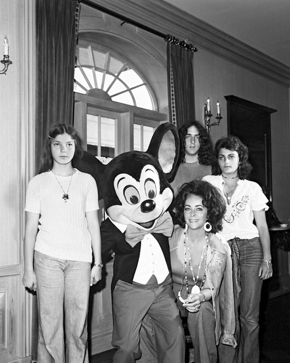Elizabeth Taylor tweet media