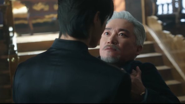 Tsuki_Ahiru's tweet photo. Desgraciado, que se atreve a intimidar al gran Rey, lo peor del caso es que la Reina Madre lo permite.
Juro que le grite a la pantalla, vamos Ian dale con la silla, si tu no puedes por ti posición, déjamelo a mi y yo me encargo. 👀
Que coraje.
#PerfectCrowep9
#PerfectCrow https://t.co/DNVVAN6AUf