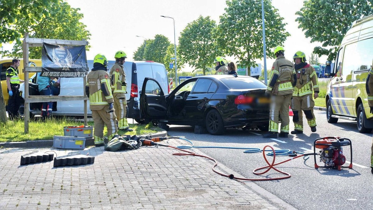 Meerdere gewonden bij aanrijding in Zwaagdijk-Oost