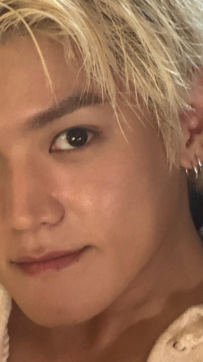 taeyong pics tweet media