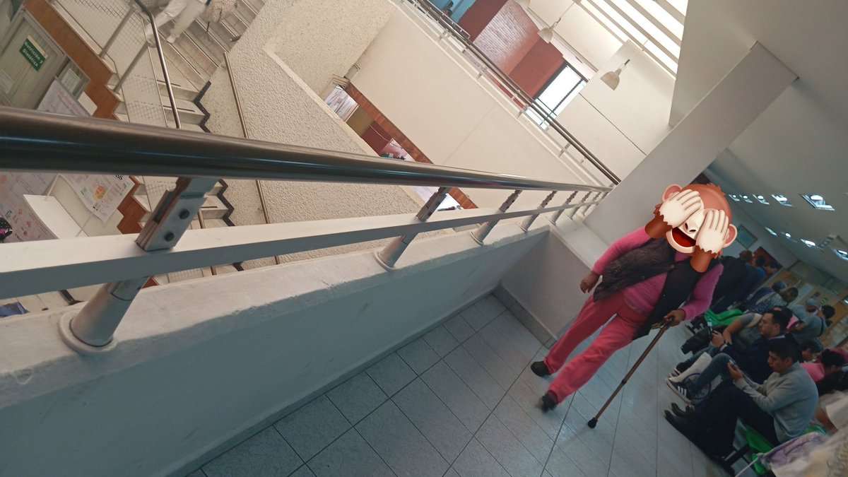 Llegó puntual a la clínica 44 antes de las 8 am para vinculación de cuenta bancaria para pago de incapacidades después de una semana batallando con sus errores administrativos en la clínica 20 de Vallejo 😔🤬😡😡🤬😡