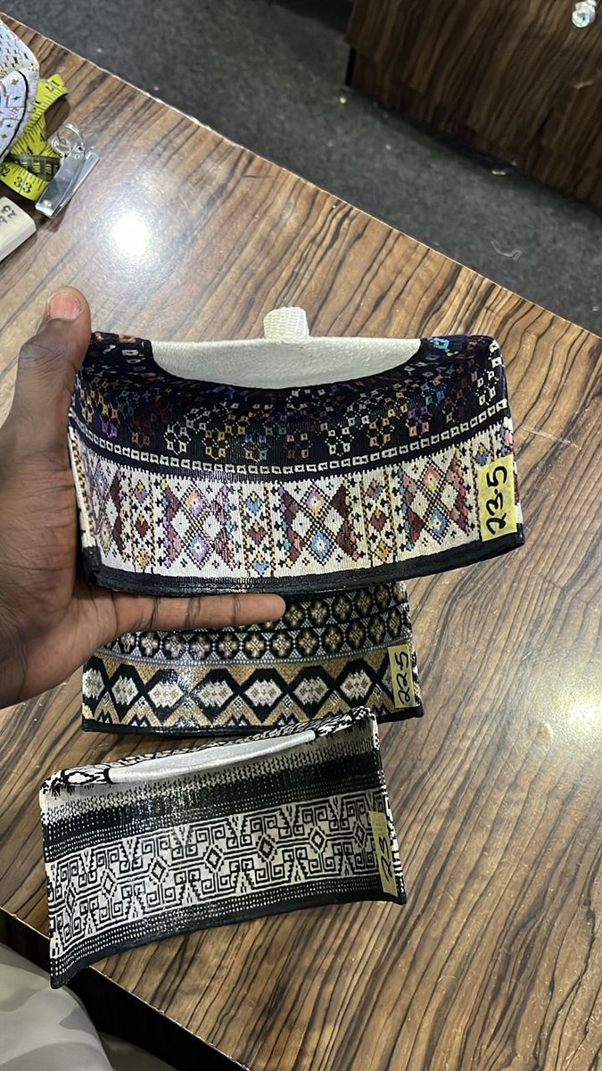 TweetsbyAzeez's tweet photo. EXCLUSIVE CAPS AVAILABLE 🔥🎊

🏷️:35K EACH
📍KANO,NIGERIA
☎️:08148663410 

https://t.co/OFrB1AFLIn ✦ 🥂 https://t.co/8OVse2ex4W