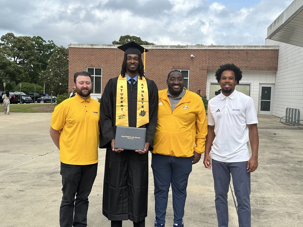 GSW Men’s Basketball tweet media