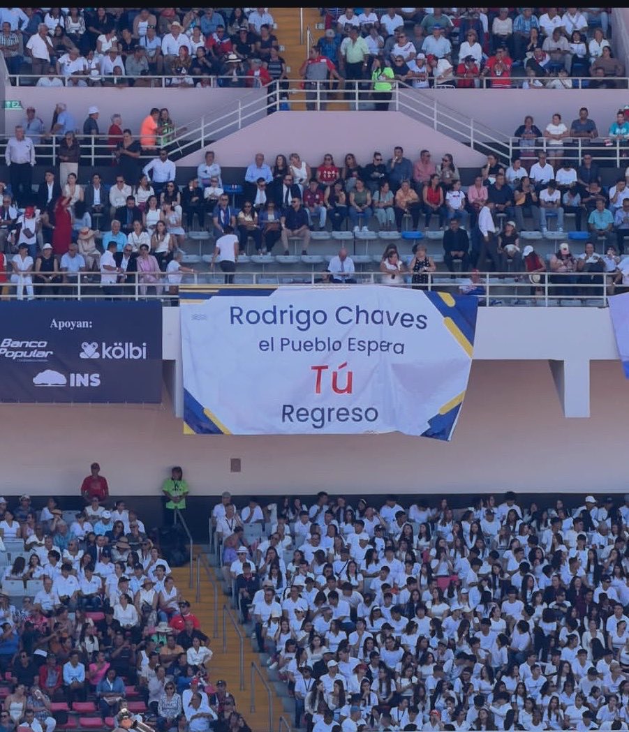 “Tu” no lleva tilde cuando se usa como adjetivo posesivo (ejemplos: tu regreso, tu inmunidad, tu pensión de lujo, tu pancarta mal escrita). 

Solamente se tilda cundo se usa como pronombre personal (ejemplos: tú eres chavista). ✨