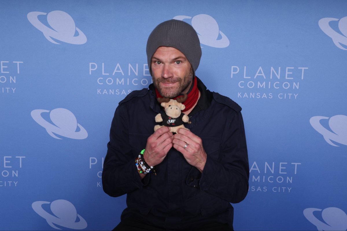 Otter_Walker's tweet photo. Day 4 - Always keep fighting
It's hope, it's strength, it's a reminder to keep fighting 🤗❤️🔥❤️🔥❤️🔥
It's the knowledge that Jared's honestly cares about us 🥹💖
#WeLoveYouJaredPadalecki #JaredPadalecki #SPNFamily #AlwaysKeepFighting
#AKF https://t.co/a9e203spMg