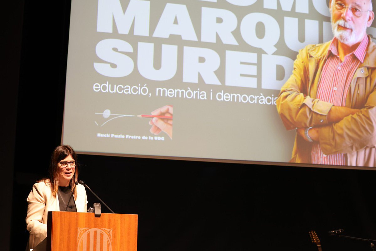DiputacioGirona's tweet photo. 👏Som a l'homenatge a Salomó Marquès Sureda, referent en la història de l'educació i especialment de l'exili del magisteri durant el franquisme, a l'auditori Josep Irla de #Girona

🗣️Hi ha participat la vicepresidenta 2a de la #DdGi, Gemma Geis.

👀👉 https://t.co/ZBu8c0Nuge https://t.co/oe7B3yKoRs