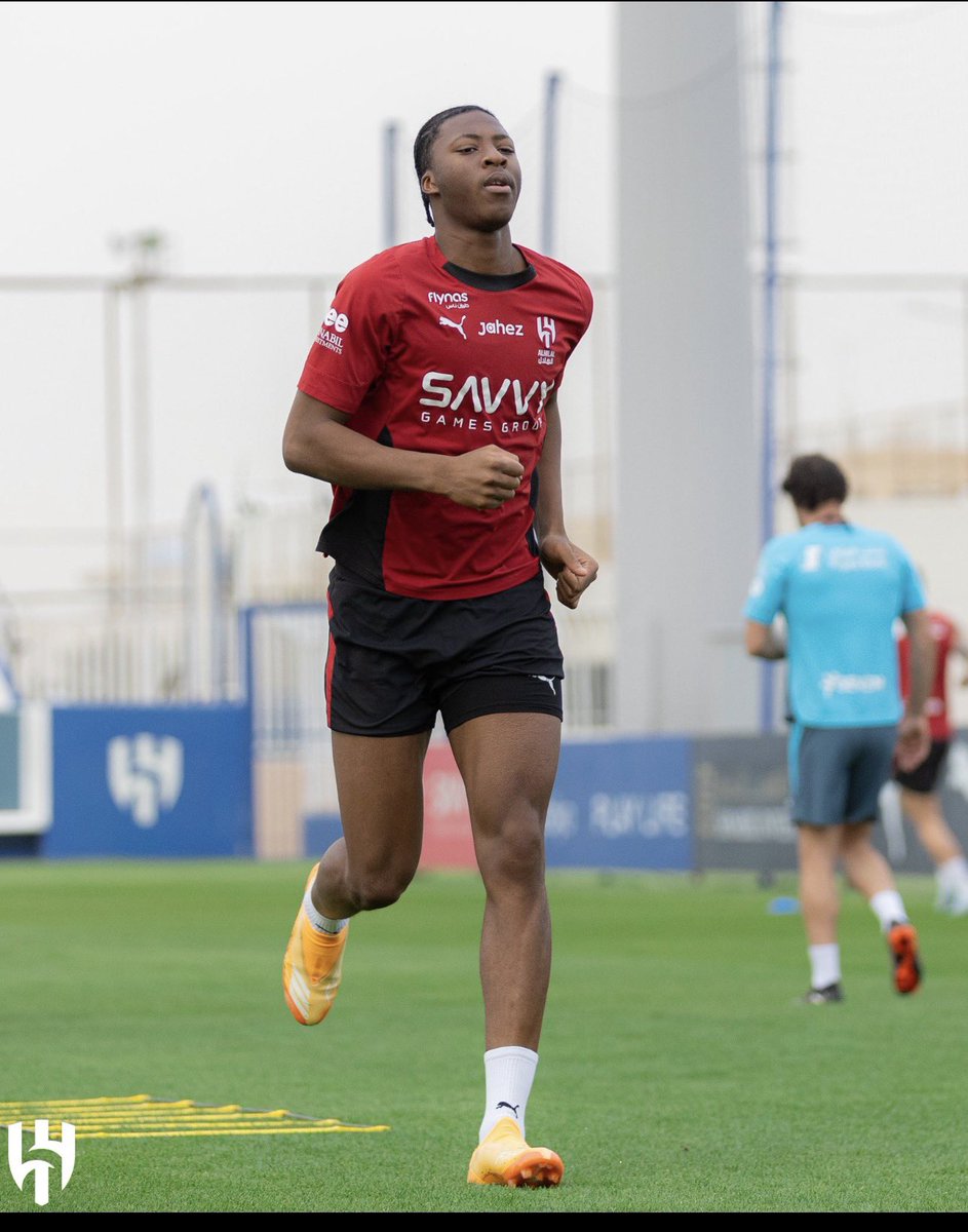 ndddd11's tweet photo. جلوس نجوم اكثر حماس وطاقه 

انزاغي يعبث ب #الهلال 

 #الهلال_الخلود https://t.co/5hDxJrfm93