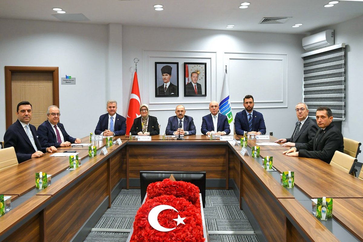 oztaylan's tweet photo. 📍Balıkesir

🧿Bugünümüzü Balıkesir’imizin üretimine, yatırımlarına ve geleceğine ayırdık.

🔹️Balıkesir Organize Sanayi Bölgesi Toplantısı’na,
🔸️Eyüp Sabri Tuncer Ekstra Nötral Alkol Üretim Tesisi’nin Temel Atma Töreni’ne katıldık.
🔹️ACA İnşaat sahibi Ahmet Acaroğulları'nı ziyaret ederek,
🔸️Şehrimizin dinamik gücü Balıkesir Genç İş İnsanları Derneği (BAGİAD) ile de bir araya gelerek; geleceğe dair projeleri, iş dünyasının gelişen dinamiklerini ve Balıkesir’imizin yarınlarını değerlendirdiğimiz verimli bir toplantı gerçekleştirdik.

💡Balıkesir Üretiyor, Türkiye Büyüyor💡