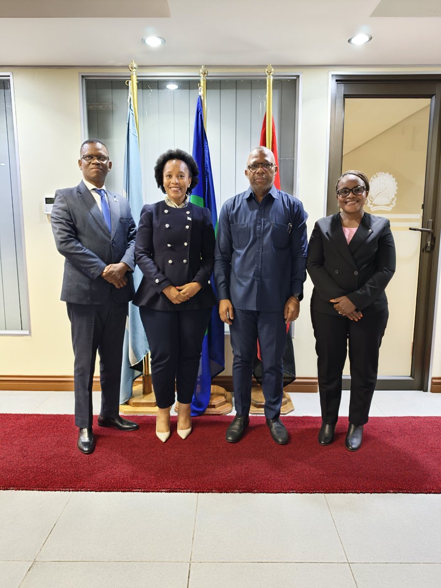 EmbSandro's tweet photo. #Today I had the pleasure of receiving a delegation from the #Botswana Special Economic Zones Authority (#SEZA), led by its #CEO, Ms. Tapiwa Masie, for fruitful discussions on avenues for mutually beneficial cooperation. 🇧🇼🇦🇴 https://t.co/rhfhtN5gcs