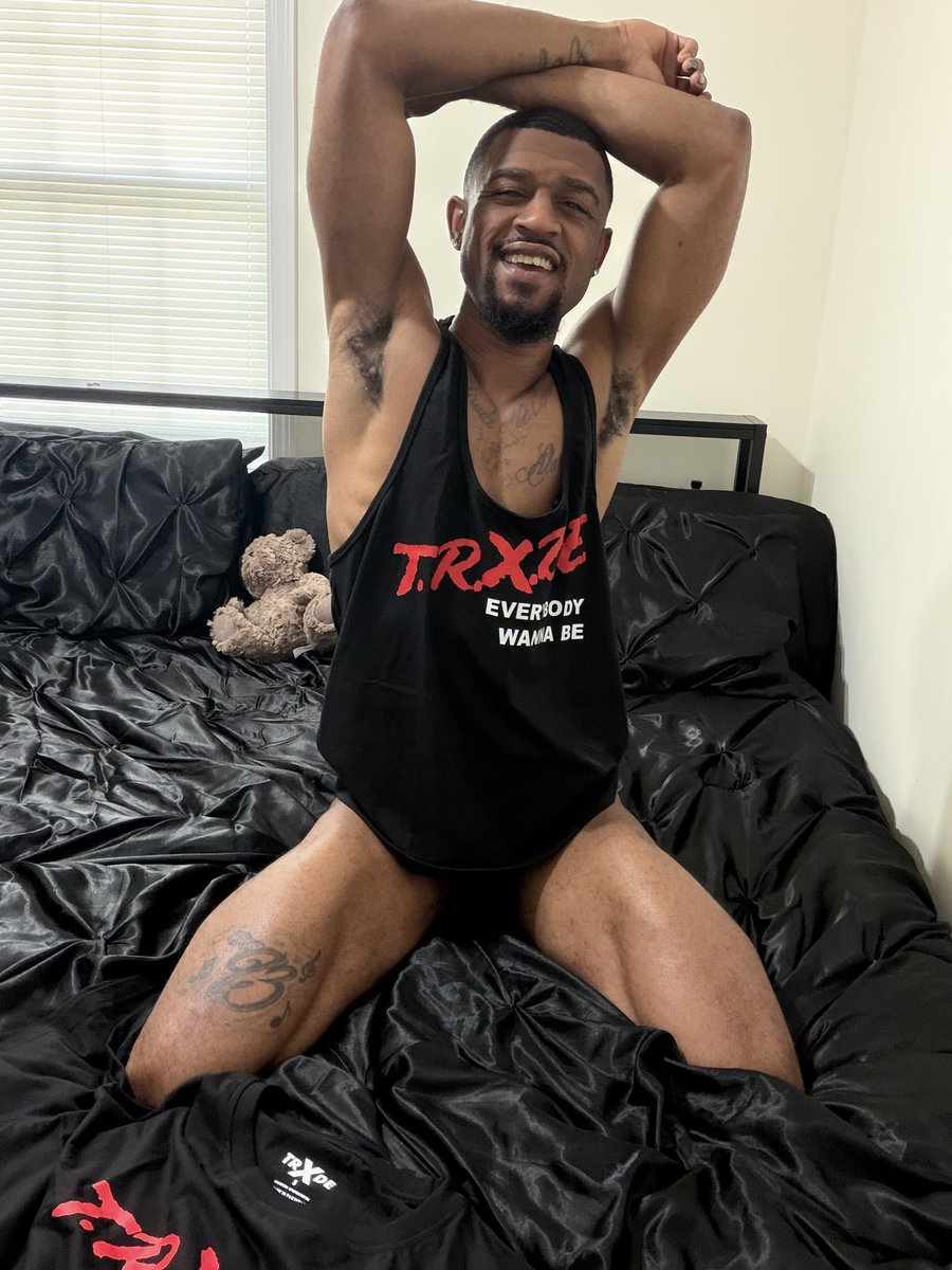 PoetPushDatPen's tweet photo. Lovin my new Tank from @trxdeapparel ! 
Friday starting off just right! 

GET %15 OFF WITH MY CODE: JAMO15
@trxdeapparel
#trxdeapparel #trxde #trxdefit https://t.co/CWZb1VGwle