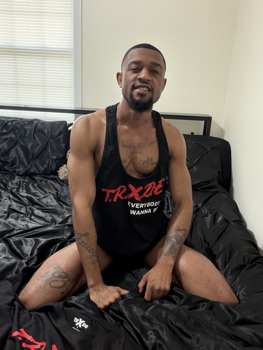 PoetPushDatPen's tweet photo. Lovin my new Tank from @trxdeapparel ! 
Friday starting off just right! 

GET %15 OFF WITH MY CODE: JAMO15
@trxdeapparel
#trxdeapparel #trxde #trxdefit https://t.co/CWZb1VGwle