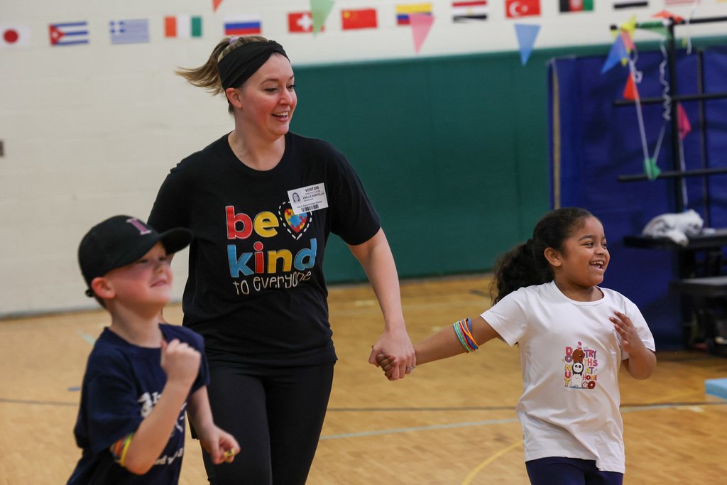 IGPrimaryEI's tweet photo. IG students had a great time in PE classes as they participated in the 3rd Annual PTA Fun Run Fundraiser this week! Students ran around the track and collected bracelets to track how many loops were completed! 👟

📸: https://t.co/eQ9jX6HNcQ https://t.co/YNBr3TUVhS