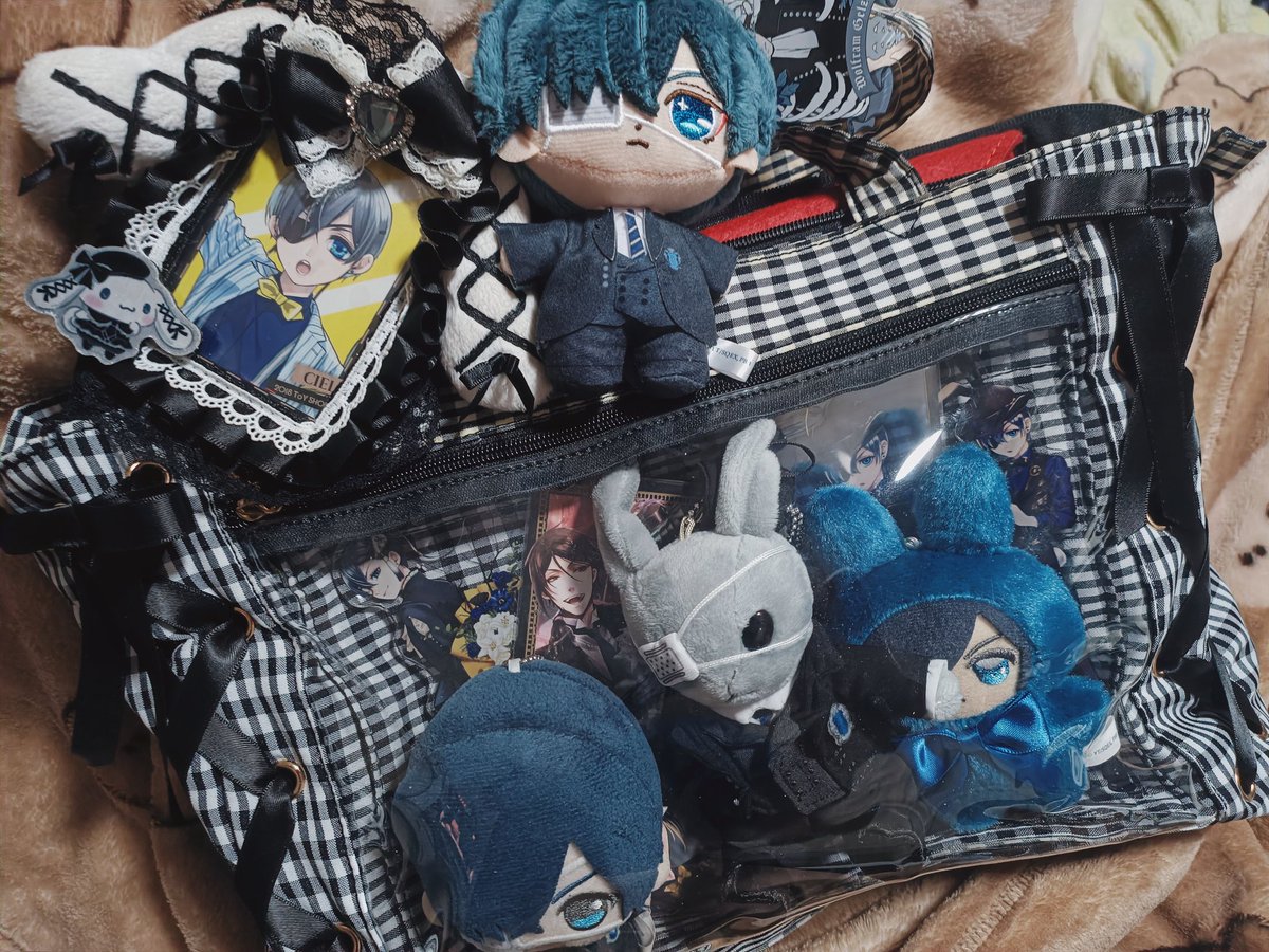 teruzv's tweet photo. catch me at doujima d1!! will be running around hehe https://t.co/4gt5AWevZu