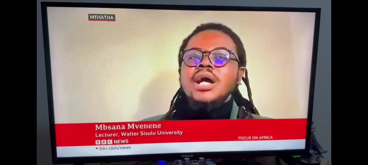 Mbasa_Mvenene's tweet photo. 🎙️ Earlier today I joined BBC News 📺 to unpack the Constitutional Court ruling on the Section 89 panel report, which had been blocked by a majority vote in 2022.

#BBCNews #FocusOnAfrica #PhalaPhala #ConCourt #Section89 #MadlangaCommission 

📺 : https://t.co/vegq2nBKfF https://t.co/Wxe5xfwSfb