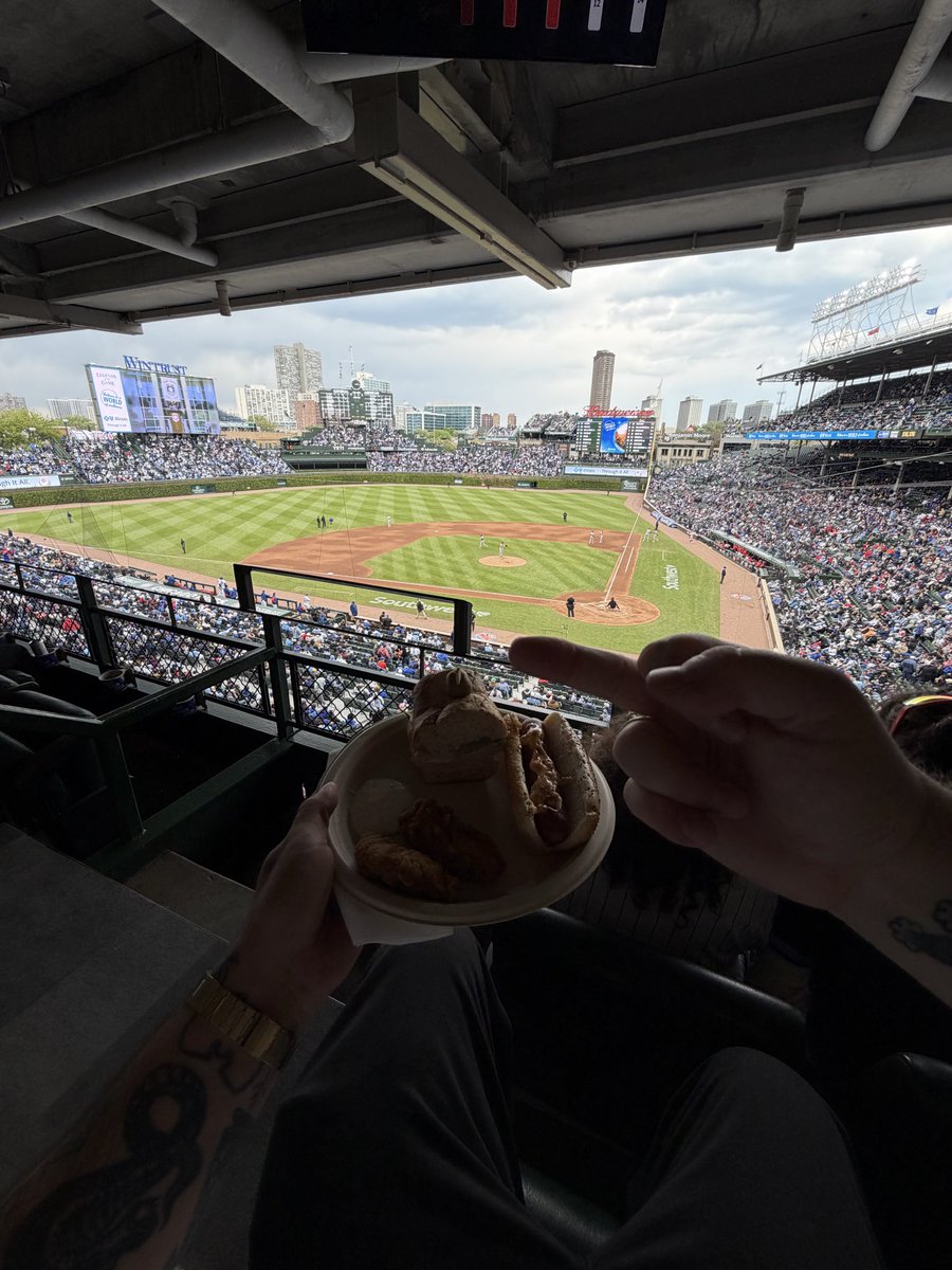 georgeskrait's tweet photo. God bless baseball https://t.co/XNjtvpUlg9
