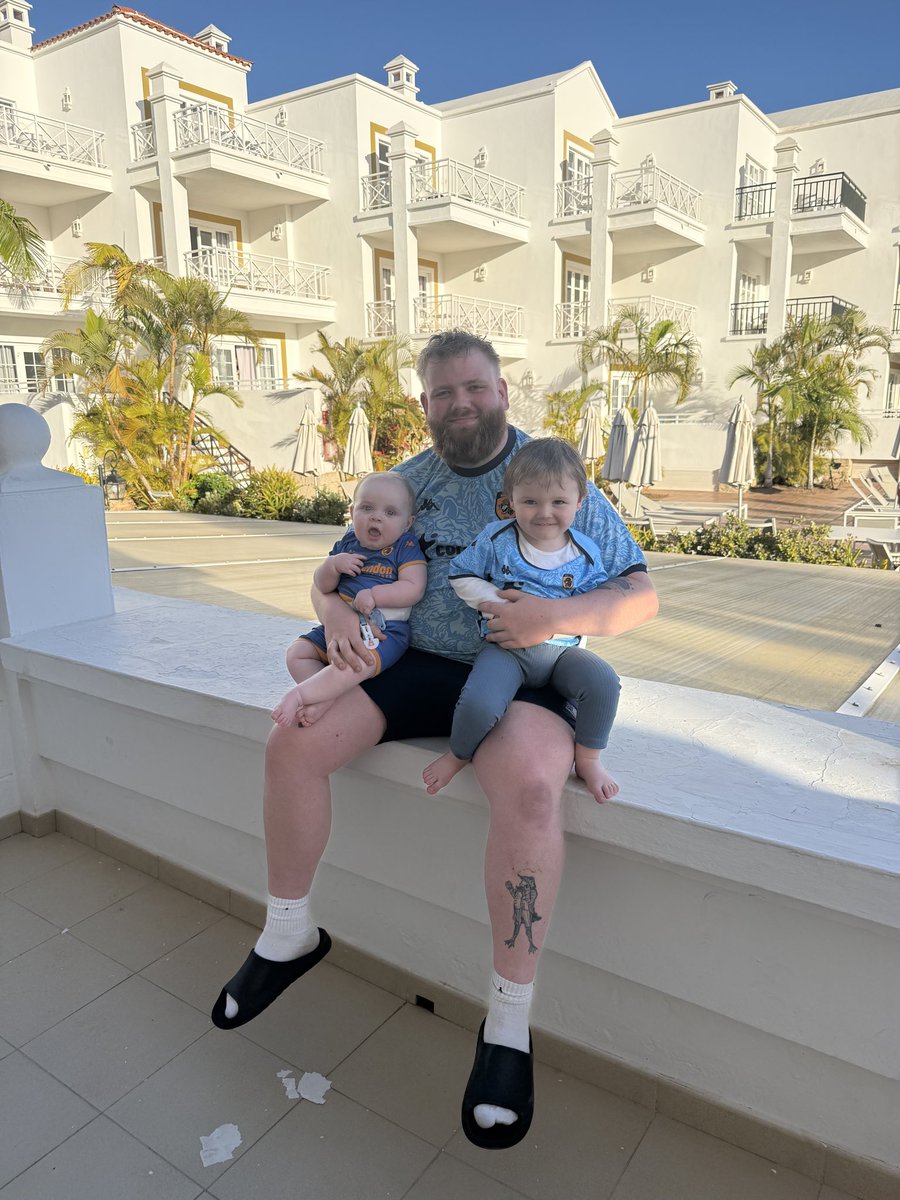 GIBBO2309's tweet photo. Tigers on Tour 
With my 2 boys in Tenerife 
#UTT #playoffs #hcafc https://t.co/sCL1qF8i5E