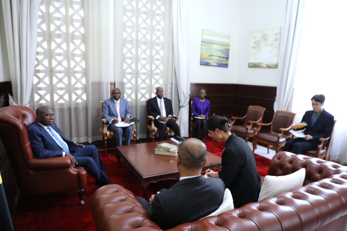 angola_Mirex's tweet photo. His Excellency Ambassador Téte
António, Minister of Foreign Affairs, received in the early evening of this Friday, May 8th, in Luanda, His Excellency Zhang Bin, Ambassador of the People's Republic of China accredited to Angola. https://t.co/k3baXHzZKO