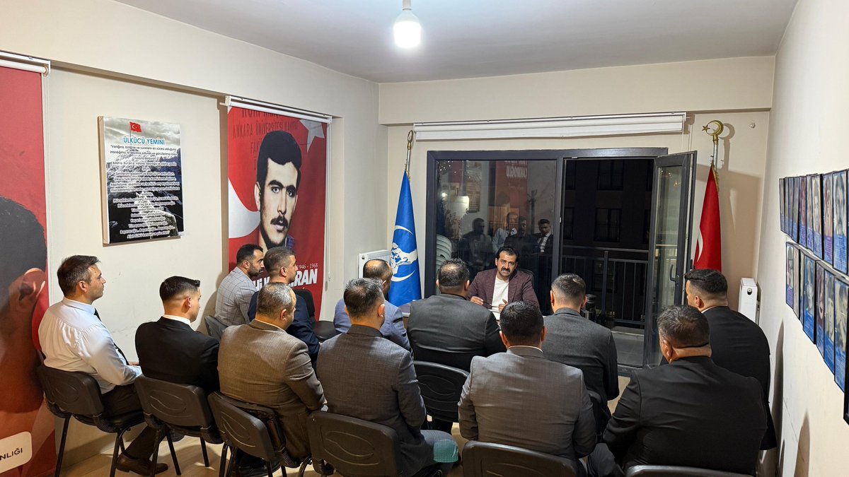 argedemenli's tweet photo. 19 Mayıs 2026 tarihinde Ülkü Ocakları Genel Merkezimiz tarafından Ankara’da gerçekleştirilecek olan Türk Gençliği Büyük Kurultayı dolayısıyla; İlçe Ocak Başkanlarımızla bir araya gelerek istişarelerde bulunduk.

Türk gençliğinin yarınlarına dair fikir alışverişinde bulunduğumuz toplantımızda; birlik, beraberlik ve ülkü şuuru içerisinde çalışmalarımızı değerlendirdik.

Lider Ülke Türkiye idealine yürüyen Türk gençliği, inançla ve kararlılıkla yoluna devam edecektir.