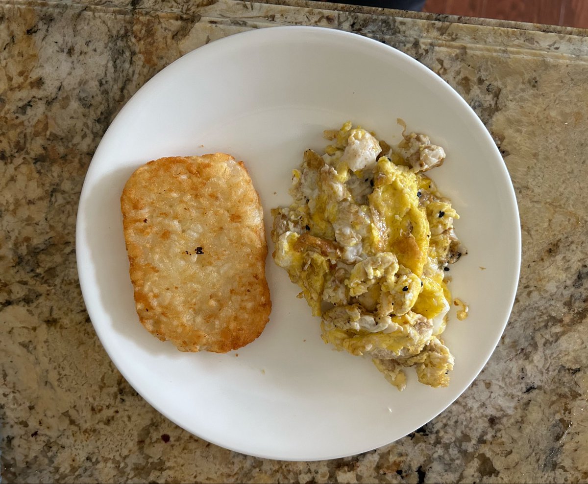 PUFFINGUS's tweet photo. #BreakfastPosting Undercooked my hashbrown https://t.co/rk7y7FgW37