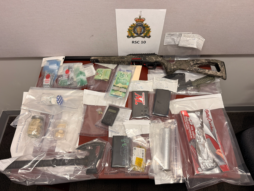 GRCNB's tweet photo. Arrestation en lien avec une saisie de drogue et d’arme à feu, #StStephen
https://t.co/34HymXggN8 https://t.co/COvPulKS7U