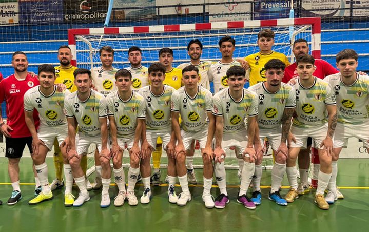 Futsalsur's tweet photo. 🌞 #3PlayOff
🟢 Espectacular fin de semana con aroma a ascensos
✔️ @sportingfsalme1 - @udcoinfs 
📺 @NazarenoDHFS - @decorsenecaFS 
👏 Felicitaciones por las retrasmisiones en semis para Nazareno, Coineña y Decorseneca. De Sporting Almería no podemos decir lo mismo. Triste NO 📺 https://t.co/yVUsVkNLr8