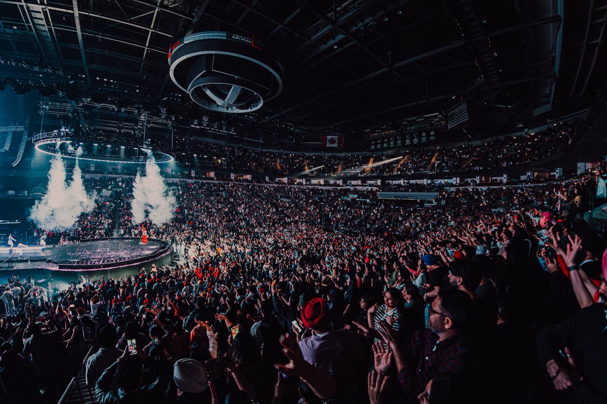 diljitdosanjh's tweet photo. Winnipeg 📍🫶🏽

Next CHICAGO 🇺🇸 

AURA WORLD TOUR 

2026 🌍 https://t.co/glb0IETemB