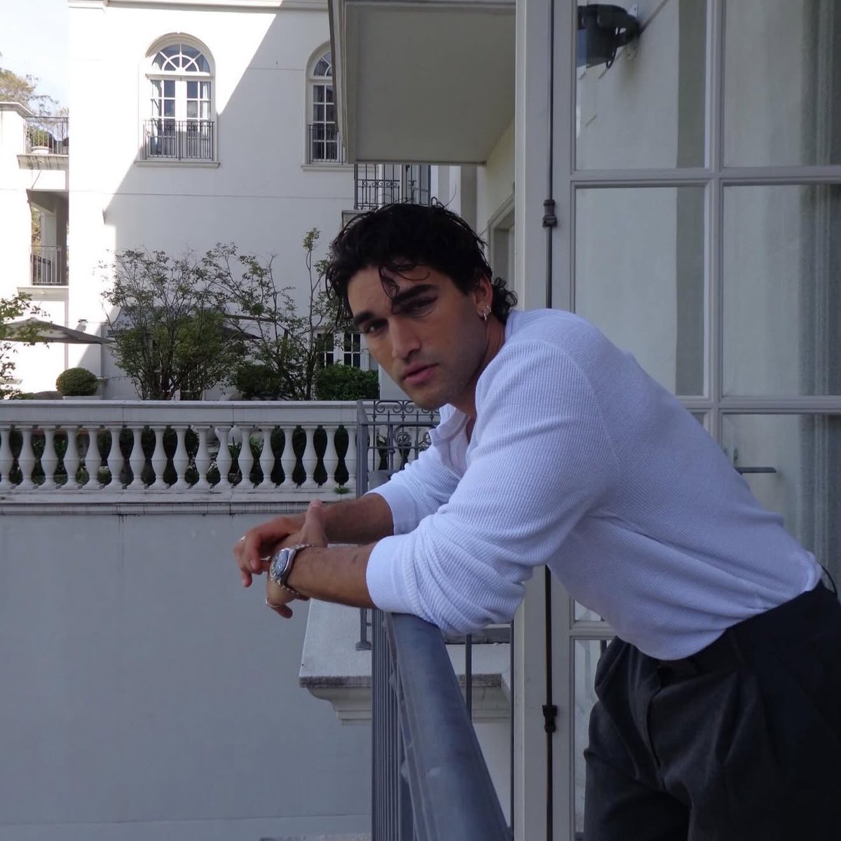 OffCampusFRA's tweet photo. Josh pour l’avant-première à São Paulo. https://t.co/KoFNqmNjtz