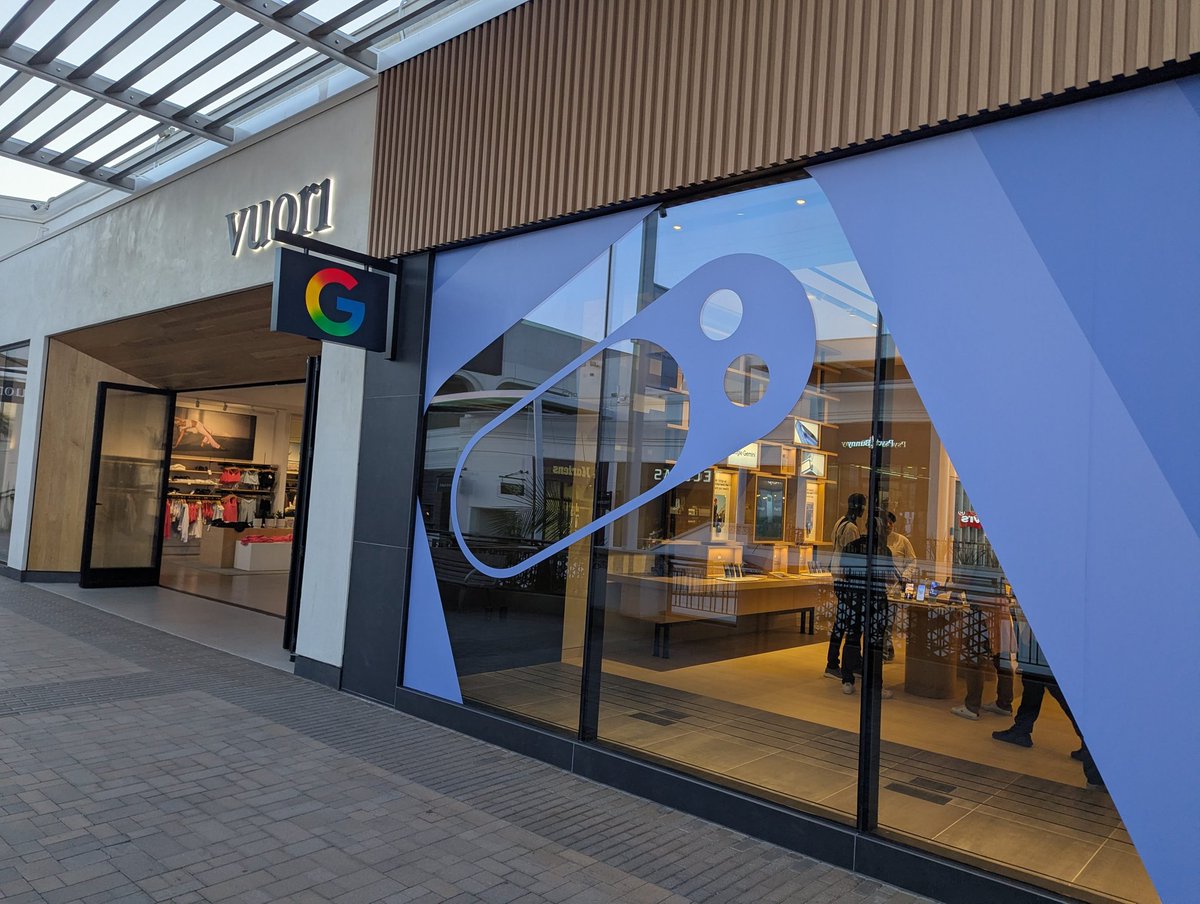 pixlospot's tweet photo. Google just opened its 10th Google Store in Fashion Valley, San Diego 🔥 https://t.co/4D8majYxBc