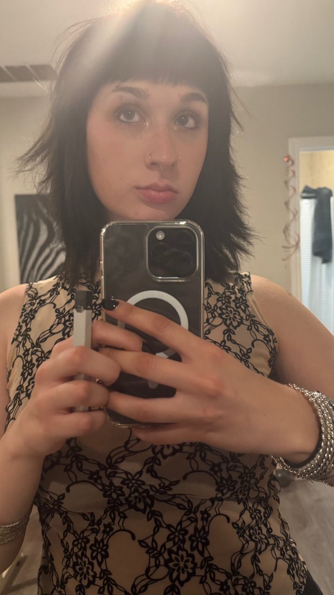 PPerperidis's tweet photo. new phone who dis https://t.co/5yDFg0trQM