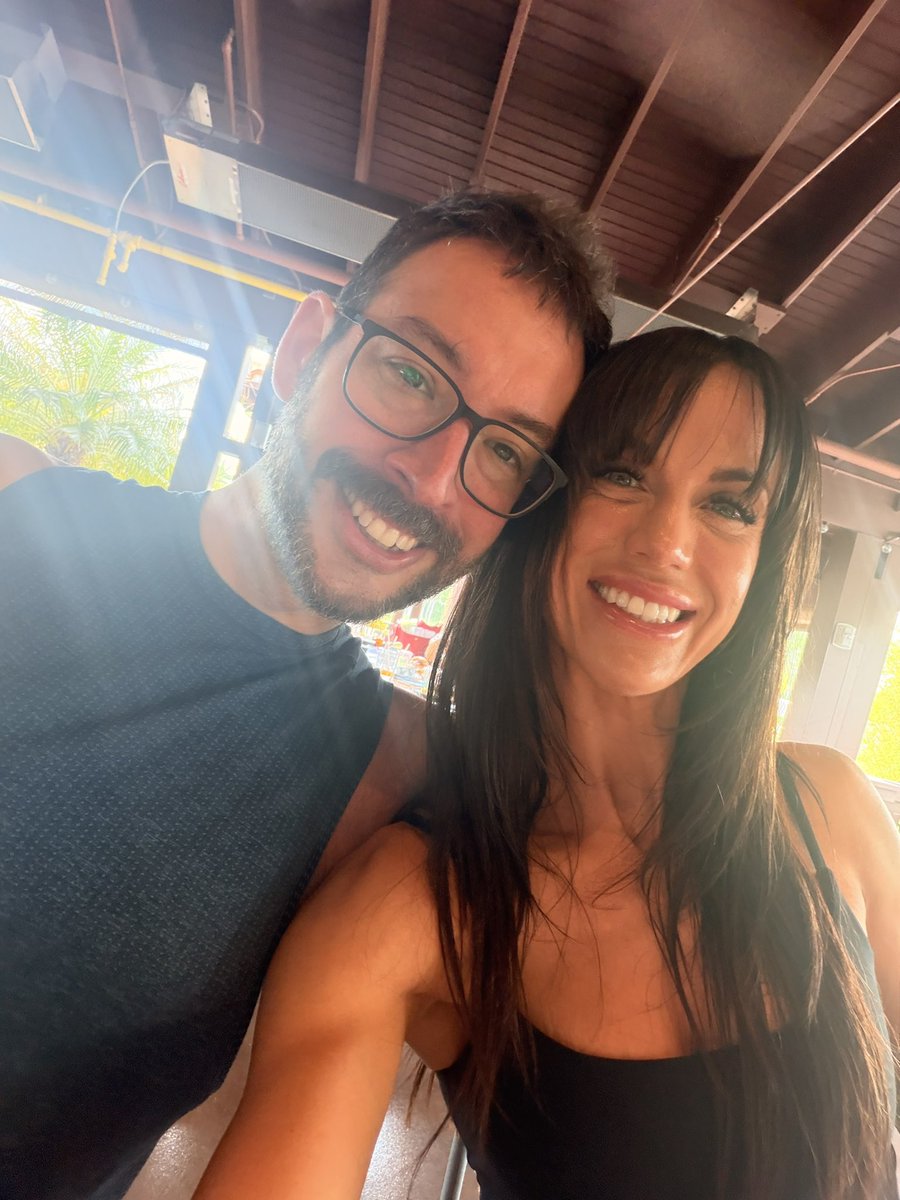 Gothalion tweet media