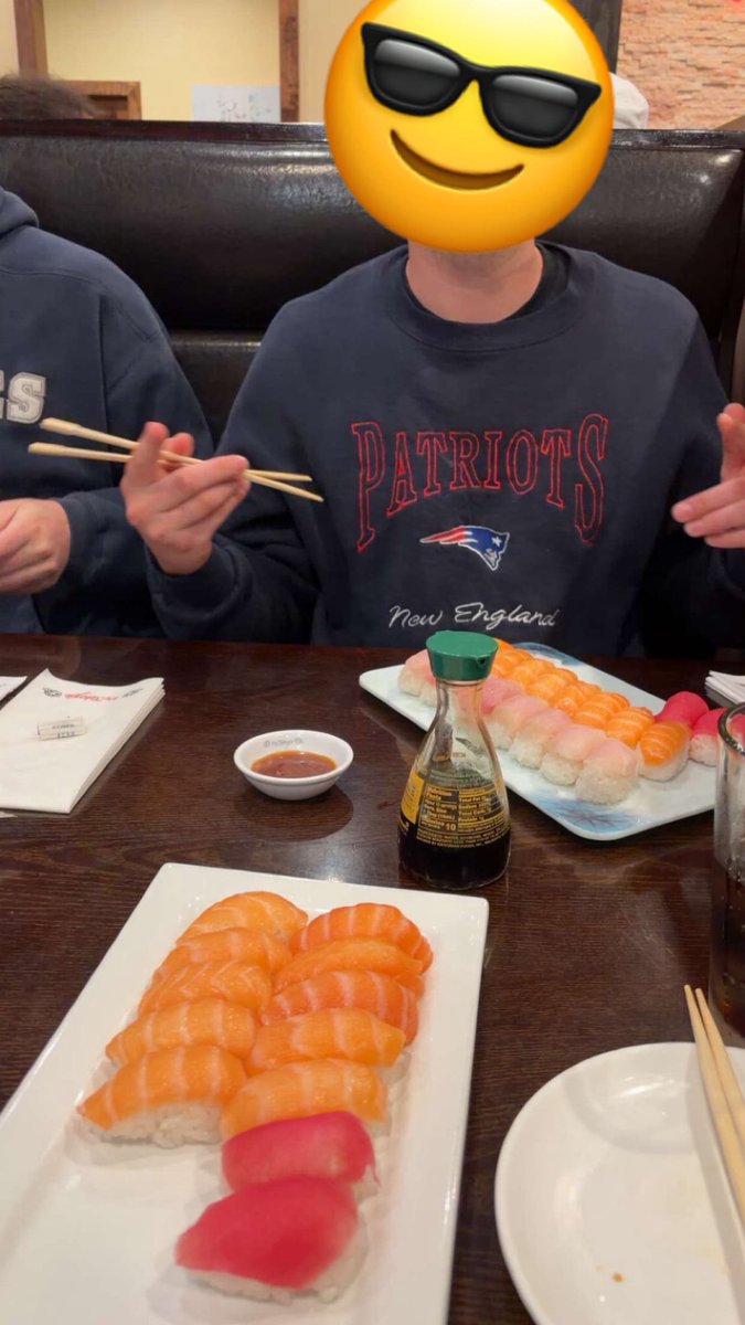 PgaPutter's tweet photo. What’s everybody’s record at Mr. Tokyo. I top out at around 40 nigiri https://t.co/yZe7AFBnNT