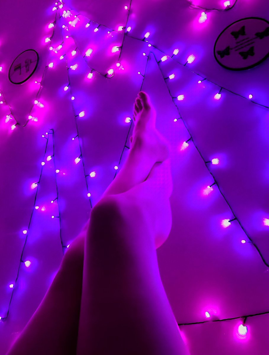 dommepurple's tweet photo. Sou nova no findom

Quem vai ser os primeiros capachinhos?

#findom #femdom #feet #slave https://t.co/OHKYLiPrig