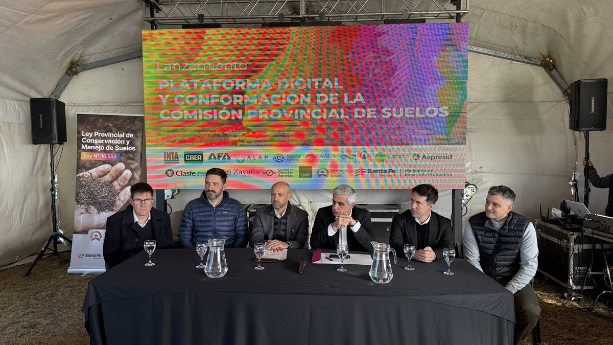 agrariasunr's tweet photo. 🌱 Un paso clave para el futuro de los suelos santafesinos

Hoy en nuestro Campo Experimental se presentó la Plataforma Digital del Observatorio Santafesino de Suelos y se conformó oficialmente la Comisión Provincial de Suelos de Santa Fe ✍🏽 https://t.co/z2BhopU3xr