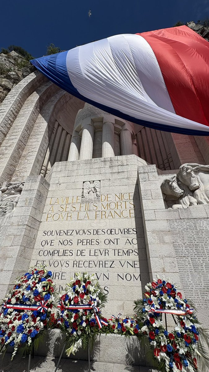 ju_m04's tweet photo. Aux grands Hommes, la patrie reconnaissante. 🇫🇷

Cérémonie du 81e anniversaire de la capitulation du 8 mai 1945 à Nice.

En présence de mes amis de la jeunesse de droite niçoise et des élus locaux 🔴⚫️

Une pensée à toutes les femmes et hommes tombés durant ce conflit https://t.co/nOKFUlU3HD