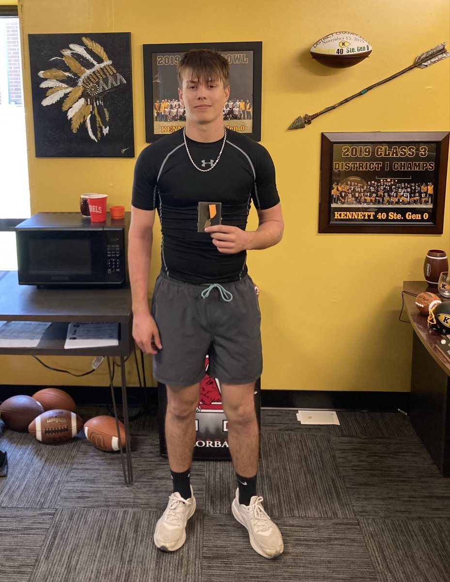 football_khs's tweet photo. Congrats to Ella Gardner and Sam Porterfield for winning the female and male Fitness class awards this yr! Both were consistent in their work habits all yr. long, not just 2 or 3 qtrs.  Proud of them! 🖤💛💪🏼 https://t.co/07qr3BGWMX