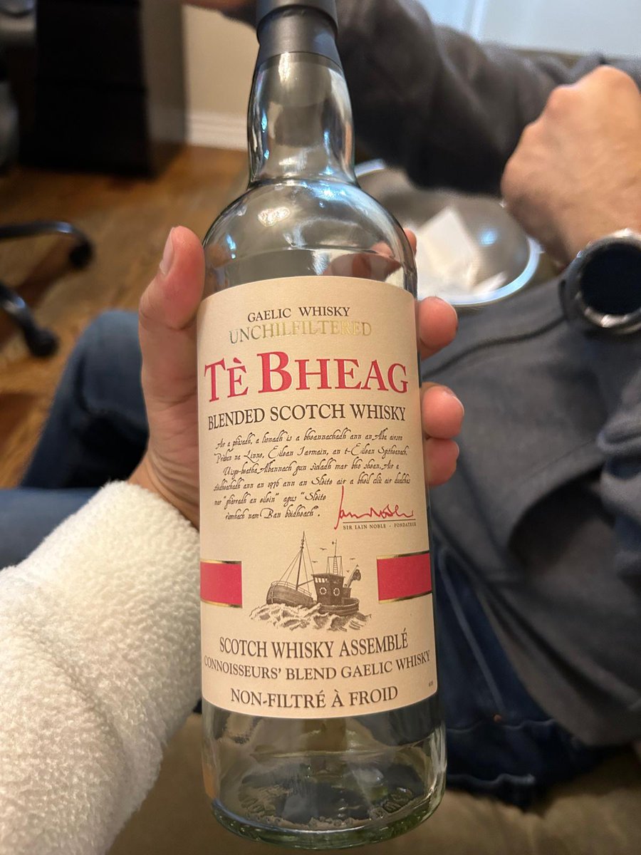 whiskeybae_'s tweet photo. Surprising maritime aromas of brine, iodine along with sherry, lovely balance of sweetness from caramel toffee by tobacco and peat.
Rating- 8/10 https://t.co/7eV6ENF6dz