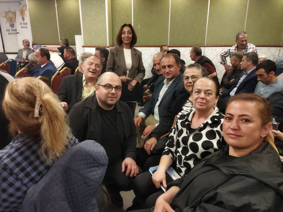 AkFeyzullah's tweet photo. Feyzullah Mahallesi Teşkilatı olarak İlçe Başkanlığımızda düzenlenen Danışma Meclisi Toplantısına katıldık.

Toplantımıza İstanbul Milletvekilimiz Azmi Ekinci de iştirak etti. Birlik ve beraberlik içinde çalışmalarımıza devam ediyoruz. 🇹🇷
@maltepeakparti 
@Behadir 
@azmiekinci34 https://t.co/kVA353v3Hq