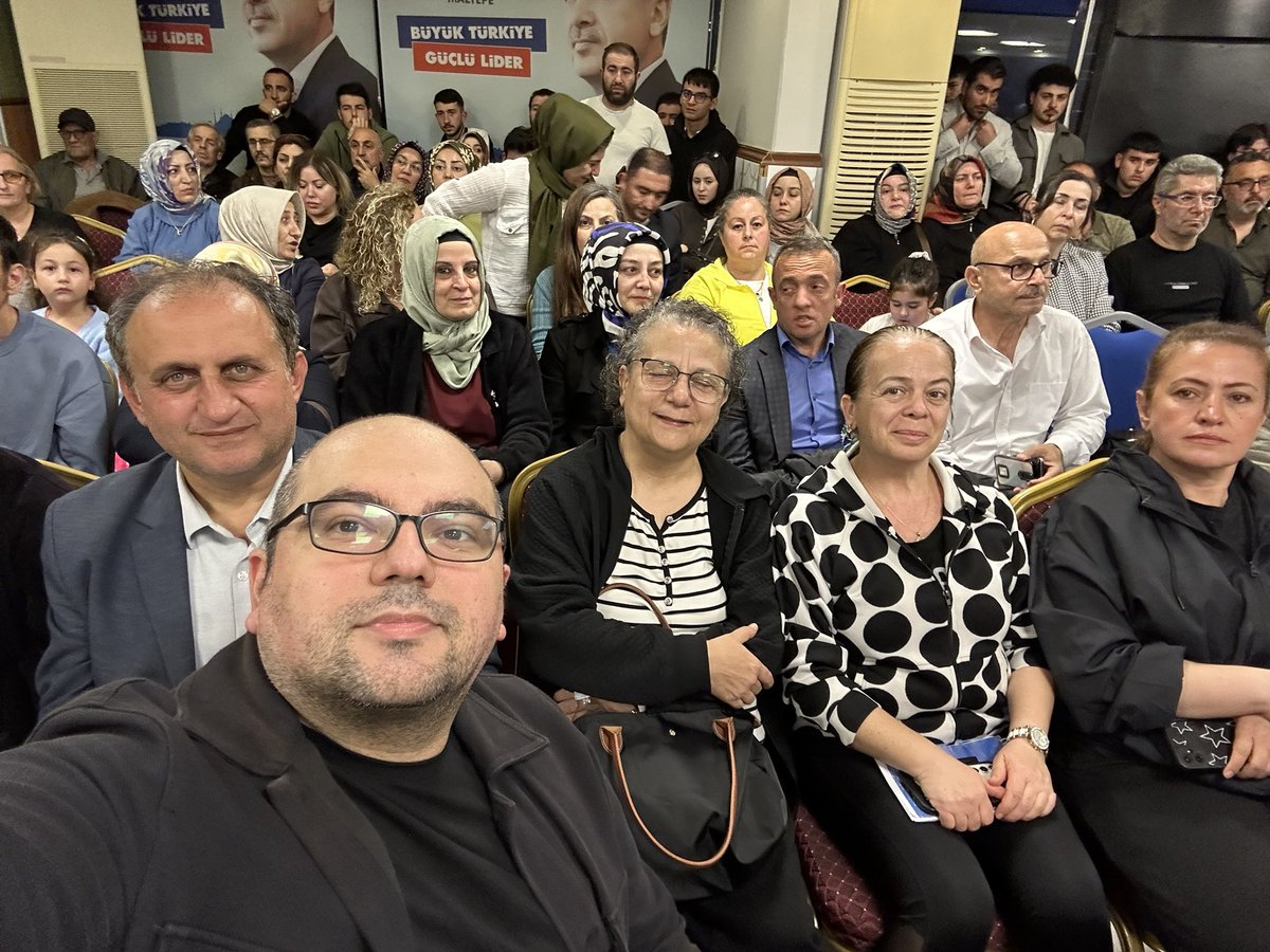 AkFeyzullah's tweet photo. Feyzullah Mahallesi Teşkilatı olarak İlçe Başkanlığımızda düzenlenen Danışma Meclisi Toplantısına katıldık.

Toplantımıza İstanbul Milletvekilimiz Azmi Ekinci de iştirak etti. Birlik ve beraberlik içinde çalışmalarımıza devam ediyoruz. 🇹🇷
@maltepeakparti 
@Behadir 
@azmiekinci34 https://t.co/kVA353v3Hq