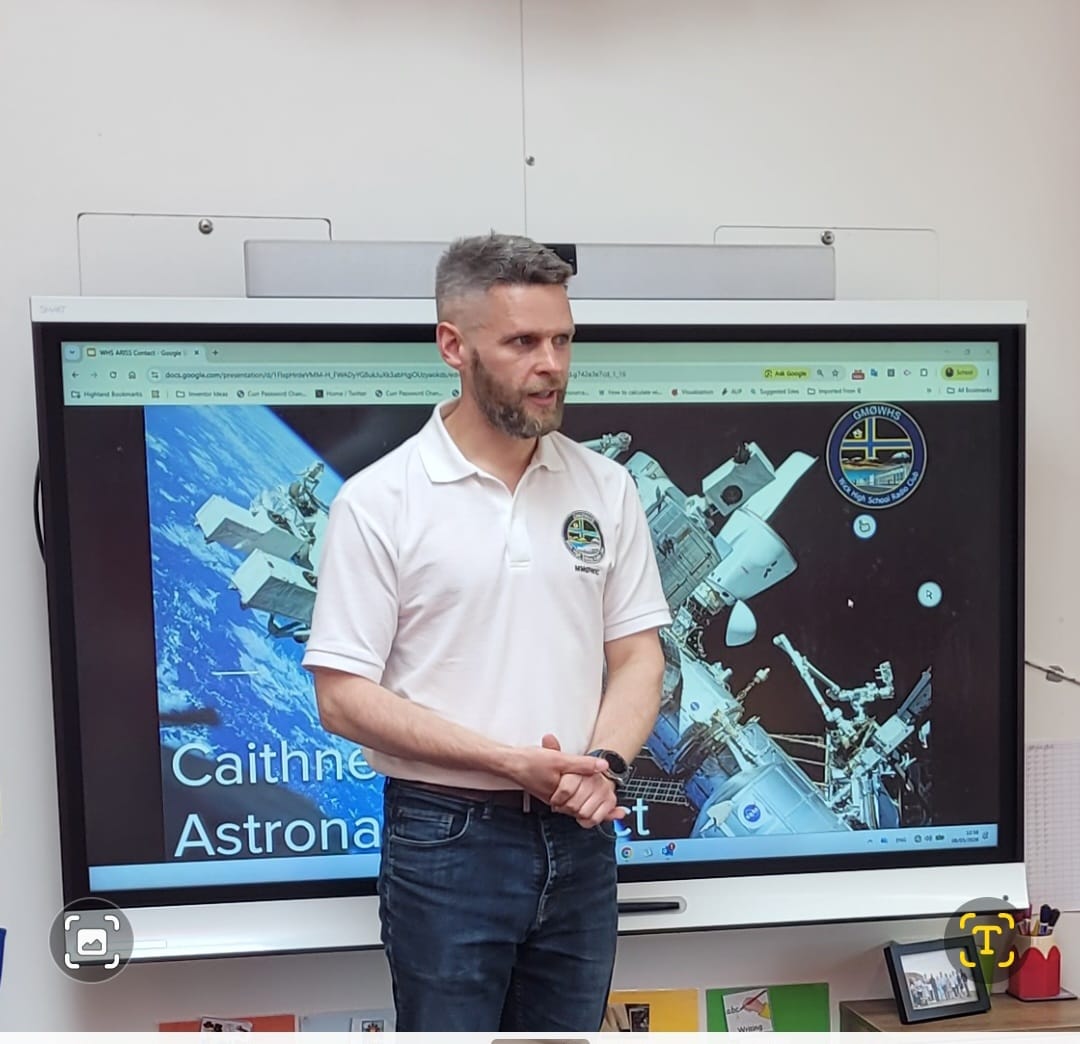 GM0WHS's tweet photo. Over 100 children visited today at Noss Primary School learning all about our @ARISS_Intl contact and how we'll use radio to talk to the Space Station. Pupils from Primary 1 to Primary 4 asked great questions and were very curious about everything! https://t.co/CmV6leuPSY