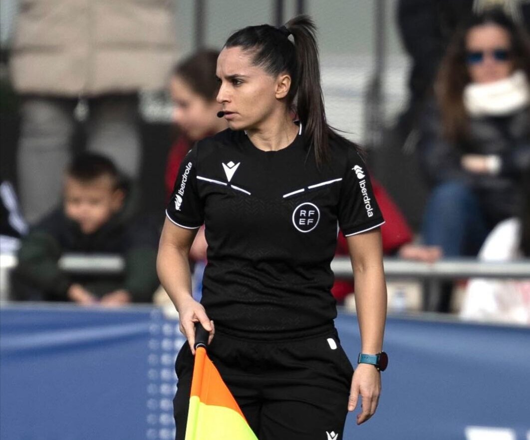 fedriojafutbol's tweet photo. ⚖️⚽️👨‍⚖️🧑‍⚖️ 
Elegidos @fedriojafutbol para arbitrar en Playoff ⬆️ ascenso a 1ª Federación:

✅ Mario Ruiz, árbitro principal.
✅ Adriana García y Borja Martínez, árbitros asistentes.

Mario Ruiz, acompañado por Adriana García, dirigirá el @cdtudelano  🆚 @RealOviedo  Vetusta 💪👏👏 https://t.co/uAnX22QaN6