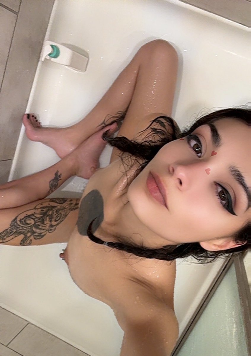 cantimpressjade's tweet photo. I could be looking up at you https://t.co/FncRNYTvbk