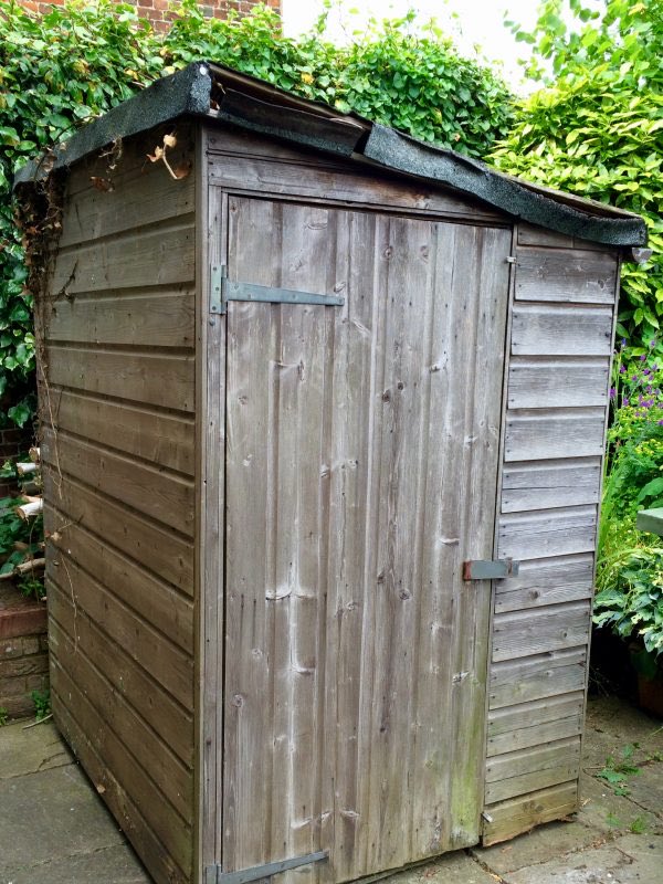 JimiWalsh's tweet photo. @UKLabour I heard that #KeirStarmer has switched his mobile phone off, and is hiding in the shed at Chequers. #StarmerResign https://t.co/48UtWcxkGA