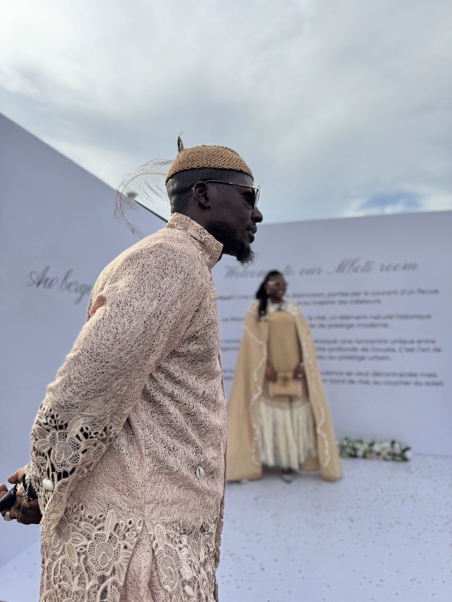 JaneaOfficiel's tweet photo. Un jour vous saurez…
Mais pour l’instant, je suis seul à savoir ce que les ancêtres ont révélé…

Siroi 🧜🏿 &amp; 🧜🏿‍♀️sirène .

#MalokoMaTox #MunaMuto #Jengu #Mboti 

🧜🏿‍♀️🤴🏿⚔️ https://t.co/KA0C4QRaph