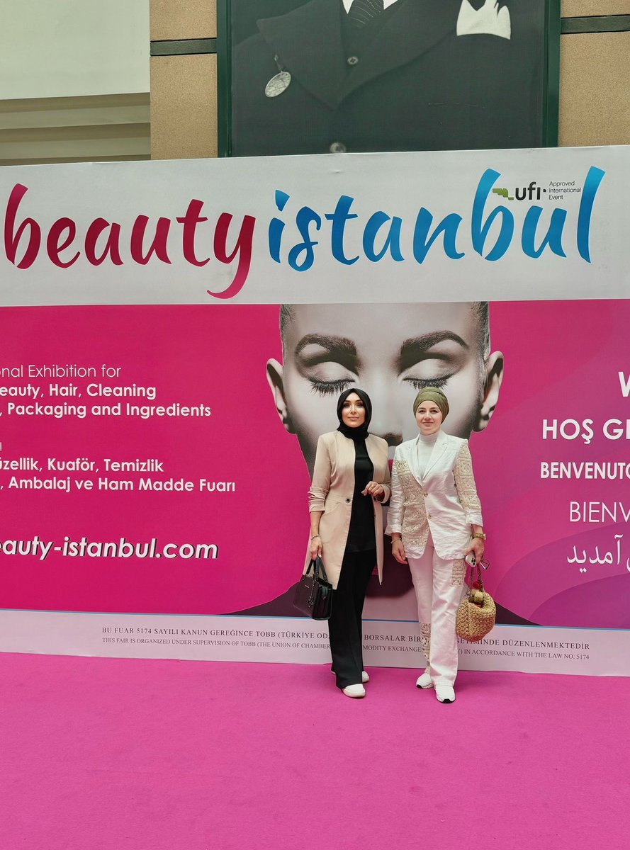 utepgm's tweet photo. UTEP Fuar Komisyonu Başkanımız Nermin Ayçiçek ve Mobilya Sektör Başkanımız Serap Eser, bugün Beauty Istanbul fuarında üyelerimizi ziyaret ettiler. 

Ziyaret edilen üyeler:
•  Hanka Kozmetik Murat Haliç
•  Burhan Kozmetik Emrah Karabul 

@nerminaaycicek @beautyistanbul_ @murathalic21 #ticaret #fuar #ekonomi