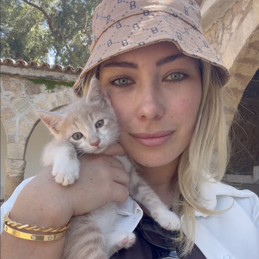 Lily Jay tweet media