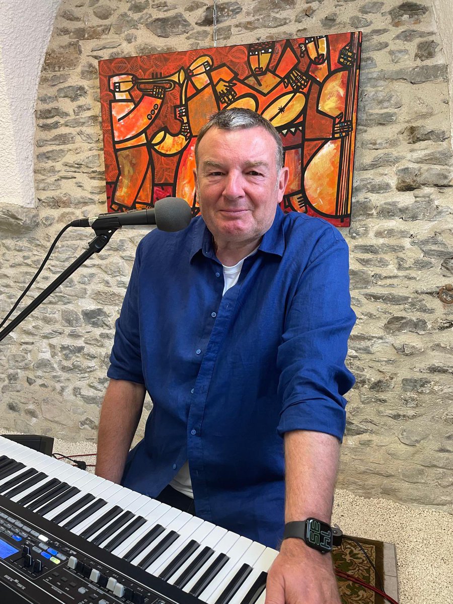 PerrotteJacques's tweet photo. Merci au public nombreux et chaleureux et aux organisateurs de la Galerie des Sept pour ces deux concerts à Coutances ! https://t.co/DPaPzNZIQB